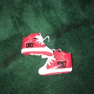 DC crib shoes 0-6 months